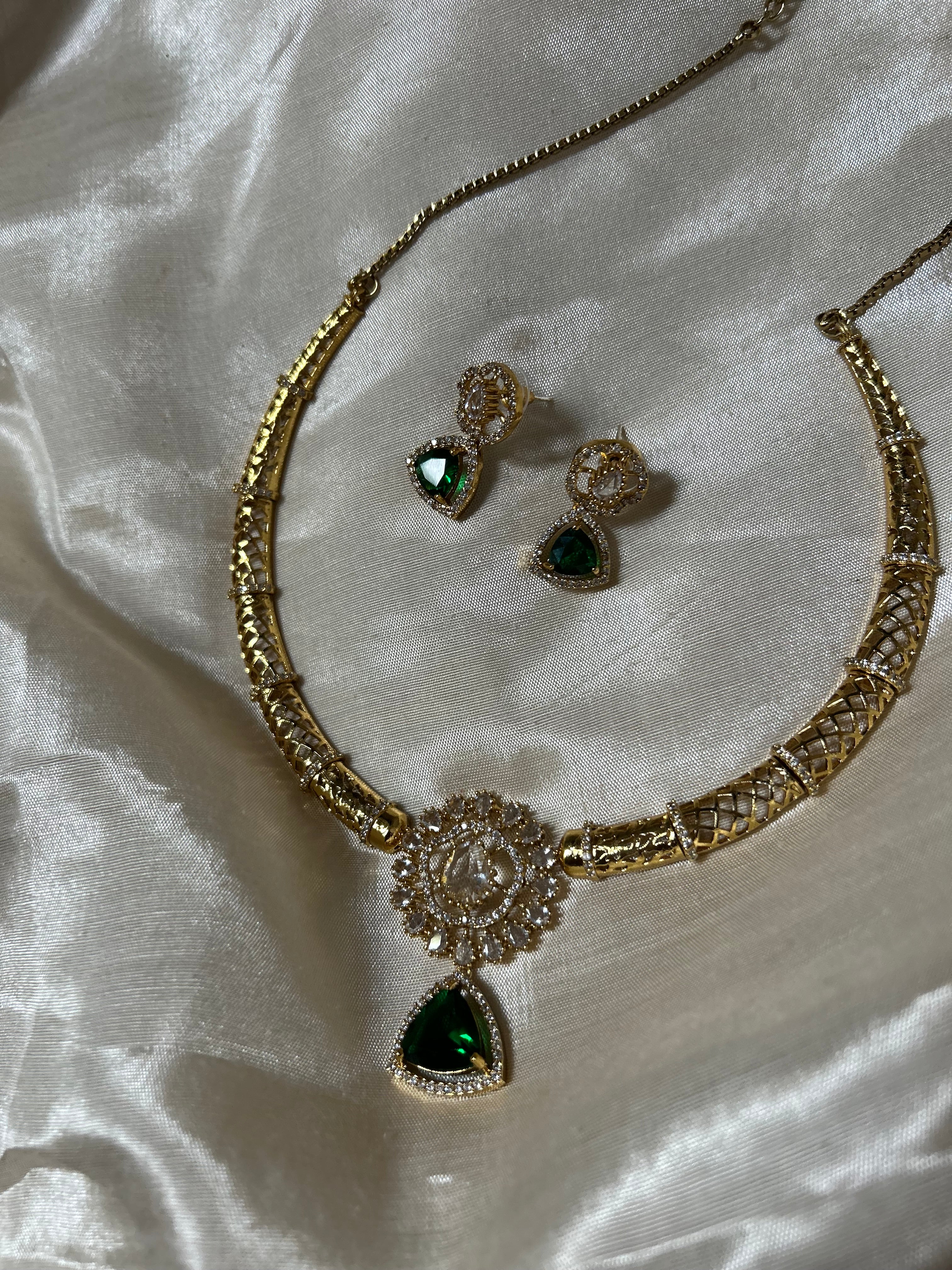 Parv Necklace